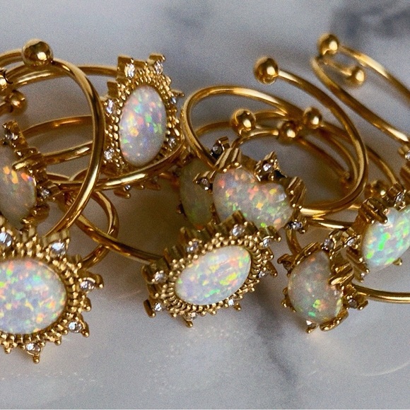 18K White Opal Adjustable Ring - Picture 5 of 6